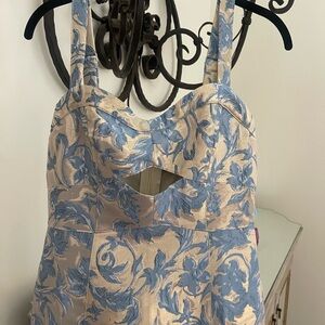 Beautiful blue & creme floral brocade midi dress with cutout NWT Vicicollection